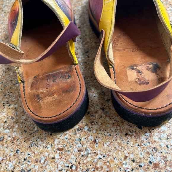 Those Shoes. Southwest style. Ankle strap. Size 9 - Picture 4 of 6